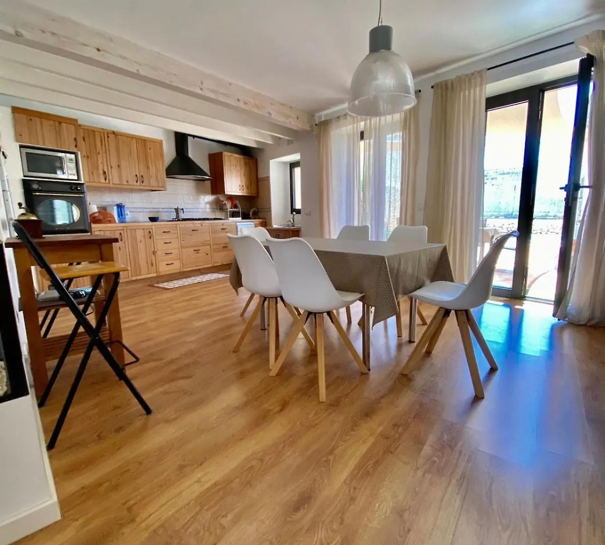 Villas2Meet Jimmy Lloret Lloret de Vistalegre